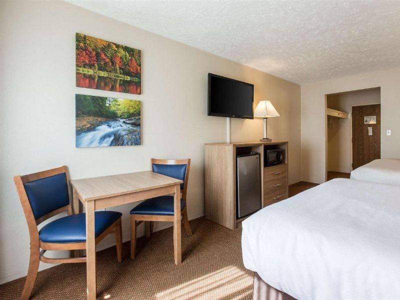 Quality Inn Petoskey-Harbor Springs Esterno foto