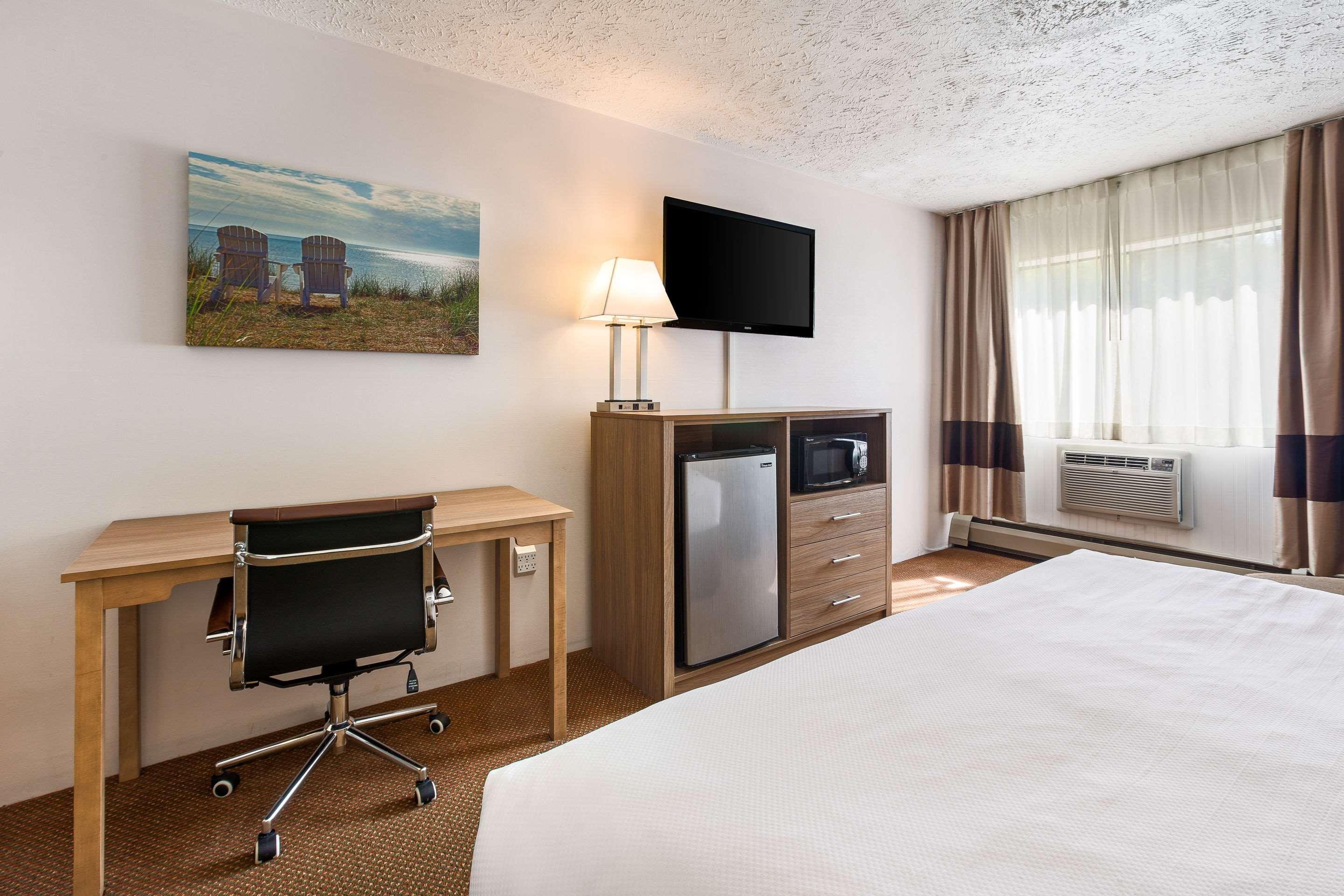 Quality Inn Petoskey-Harbor Springs Esterno foto