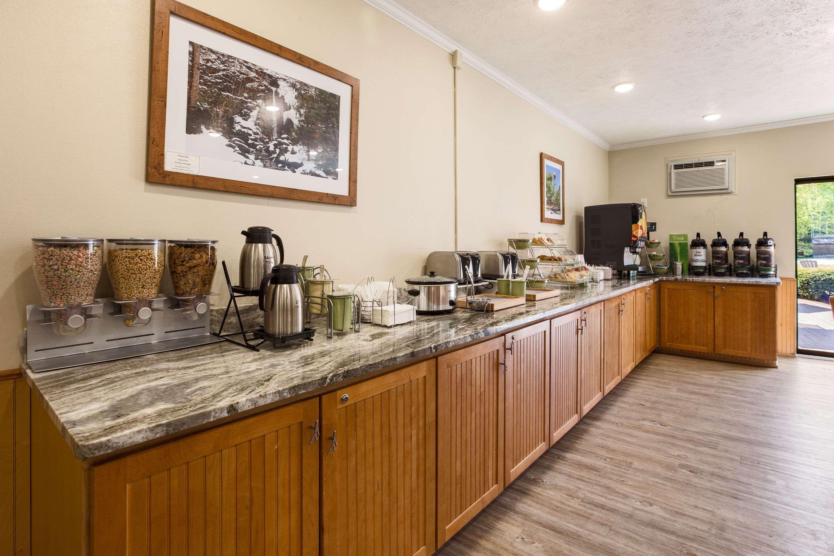 Quality Inn Petoskey-Harbor Springs Esterno foto