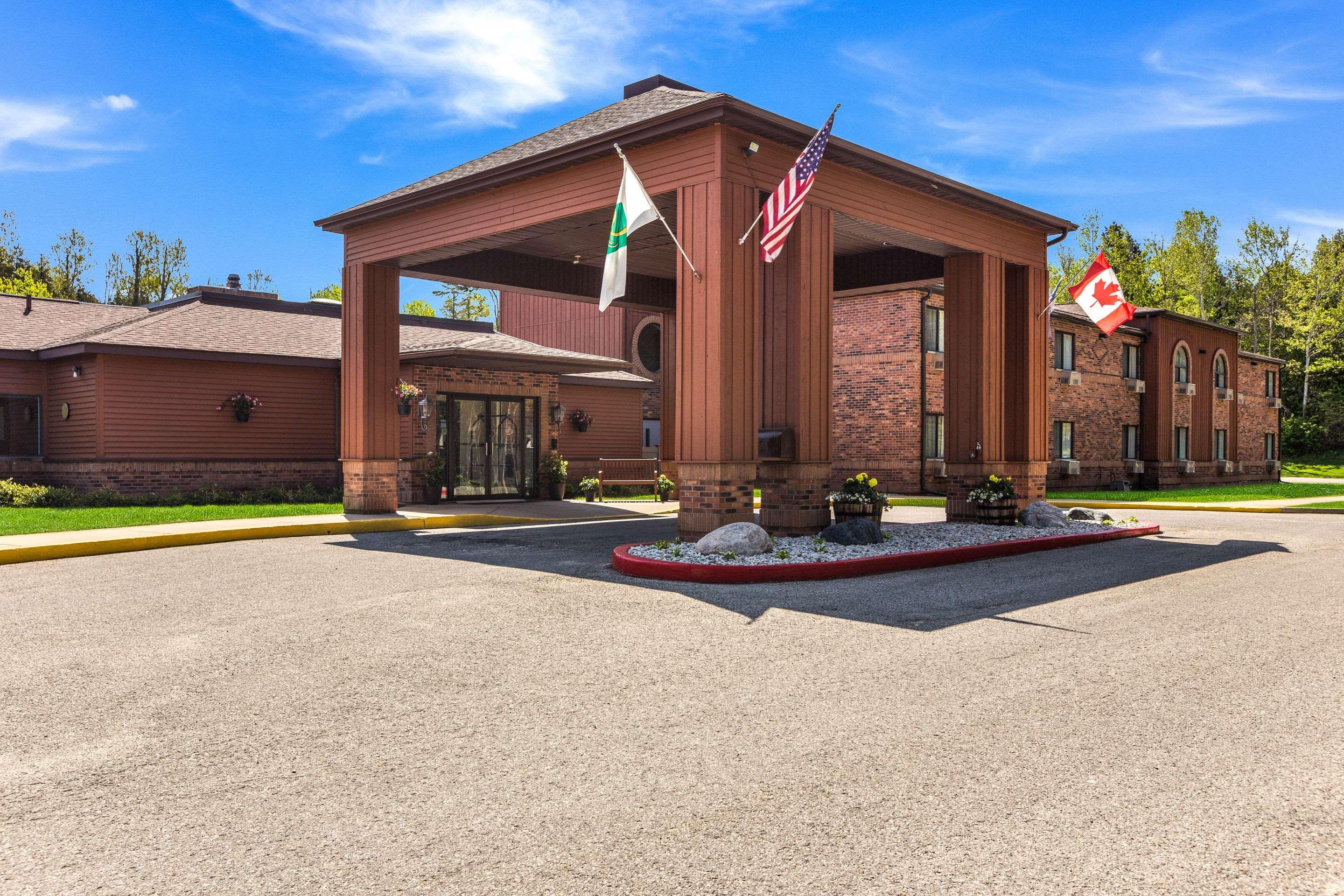 Quality Inn Petoskey-Harbor Springs Esterno foto